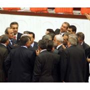 MECLİS TE TARIM BAKANI EKER E CHP PROTESTOSU